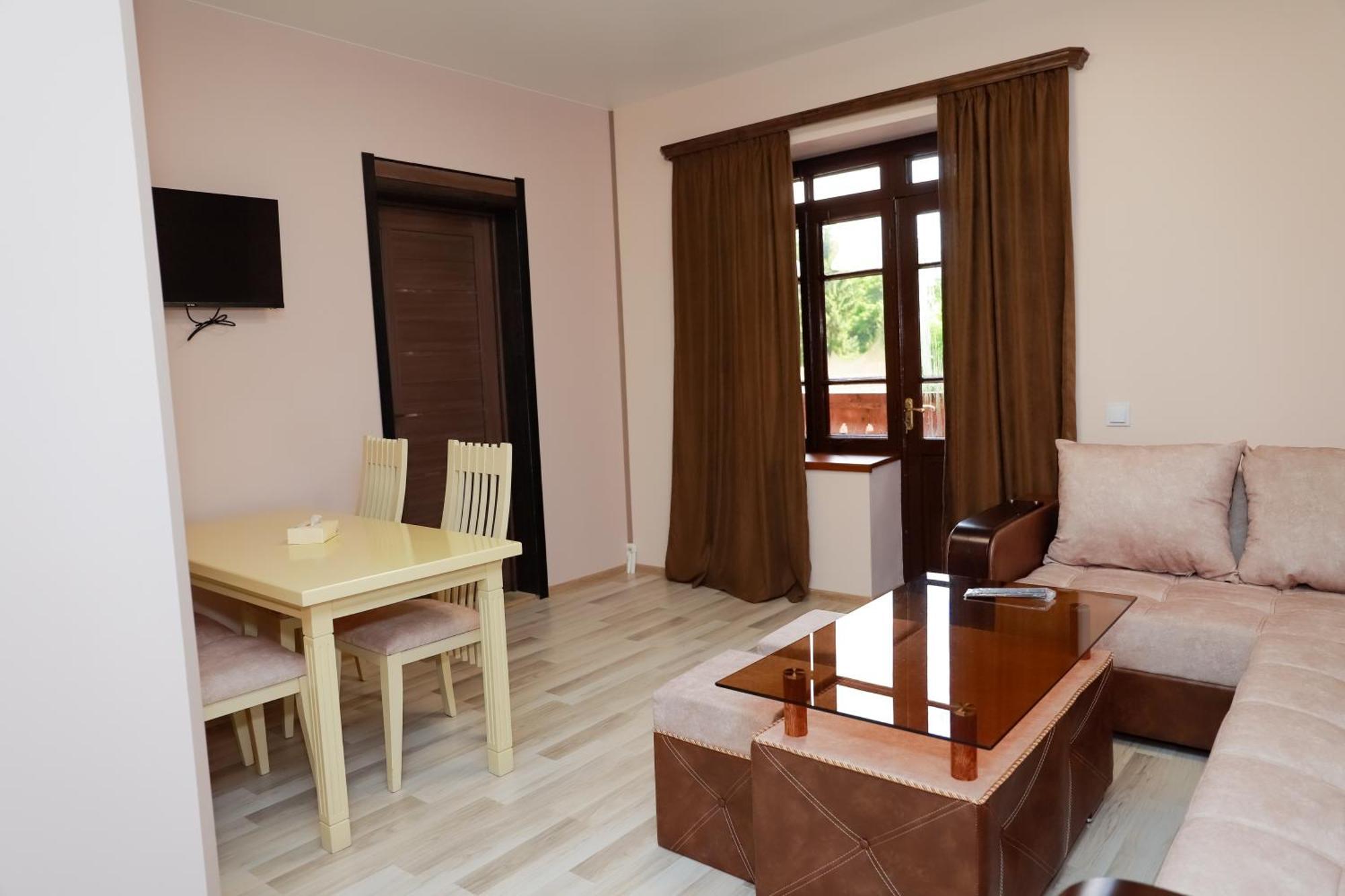 Hotel Dilijan Old Center Eksteriør billede